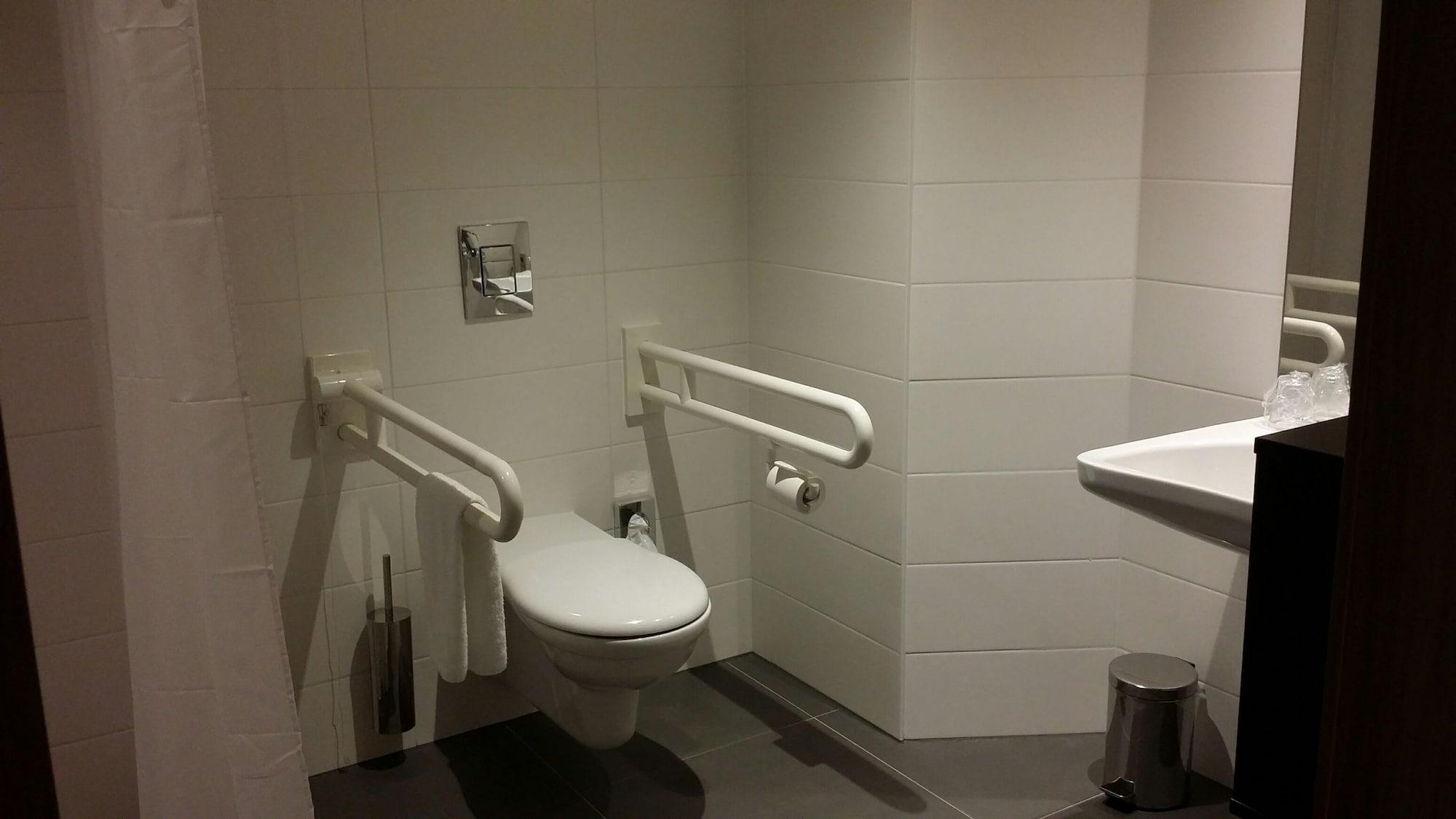 Hampton By Hilton Frankfurt Centre Hotel 3*