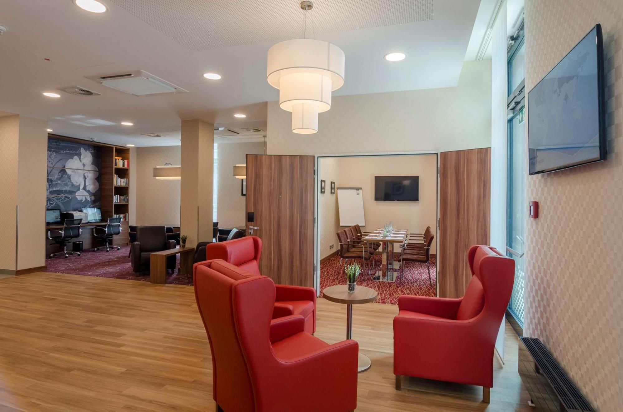 Hotel Hampton By Hilton Frankfurt Centre 3*
